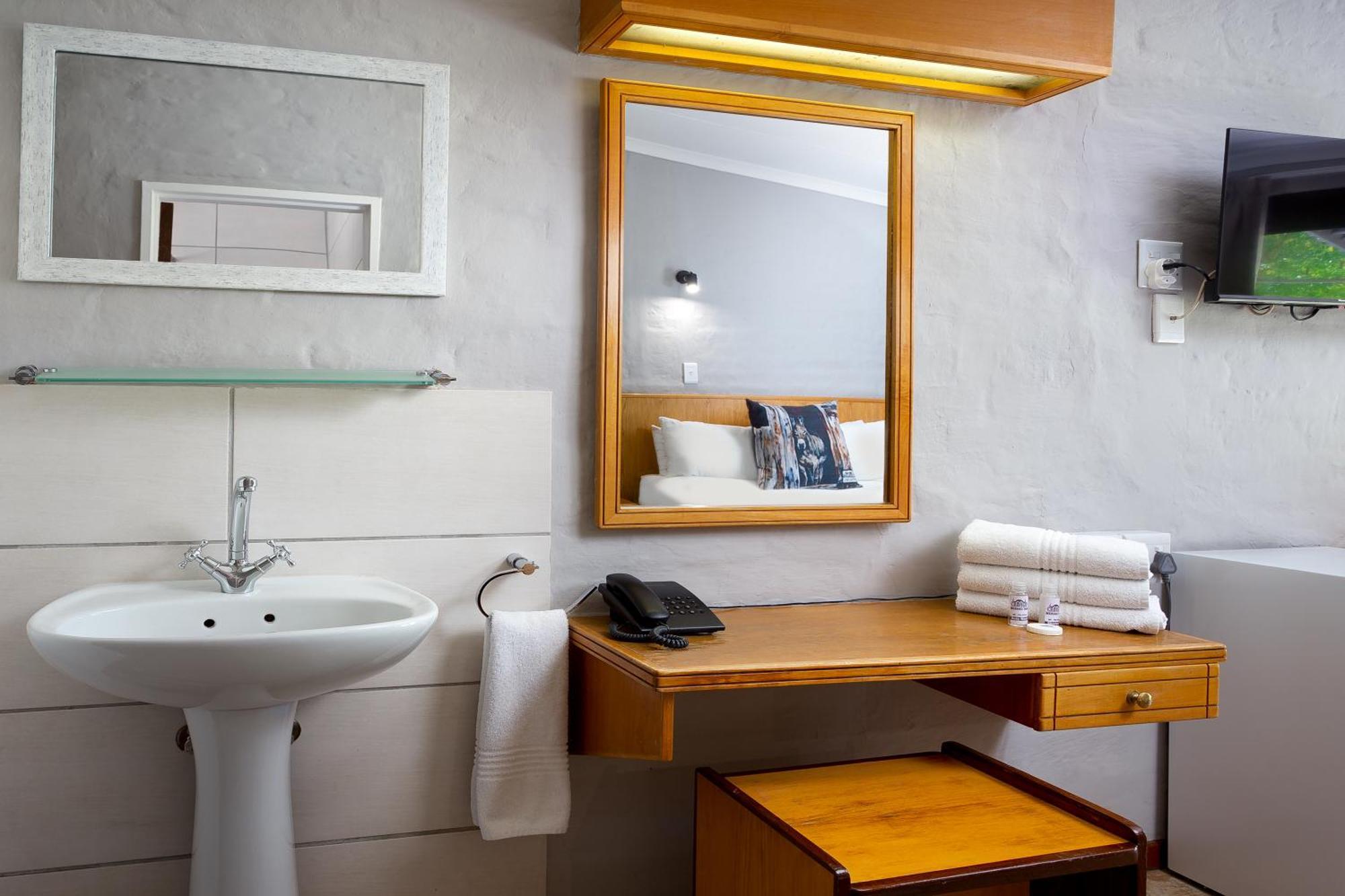 Merino Inn Hotel Колесберг Екстериор снимка