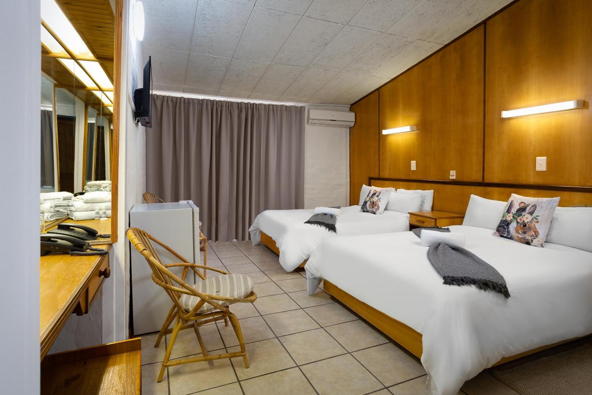 Merino Inn Hotel Колесберг Екстериор снимка