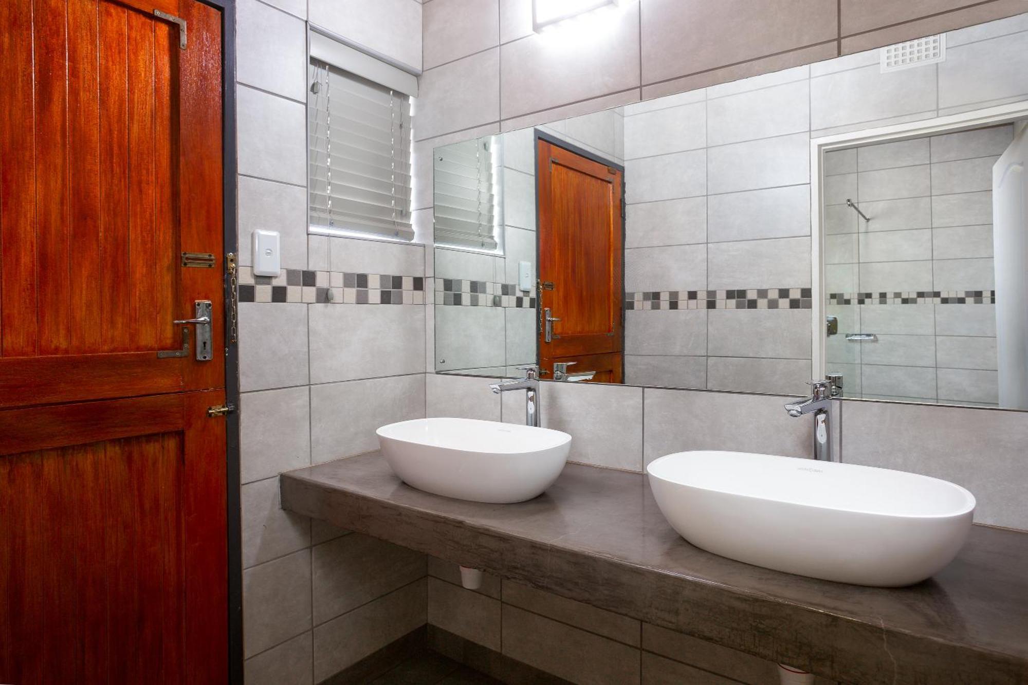 Merino Inn Hotel Колесберг Екстериор снимка