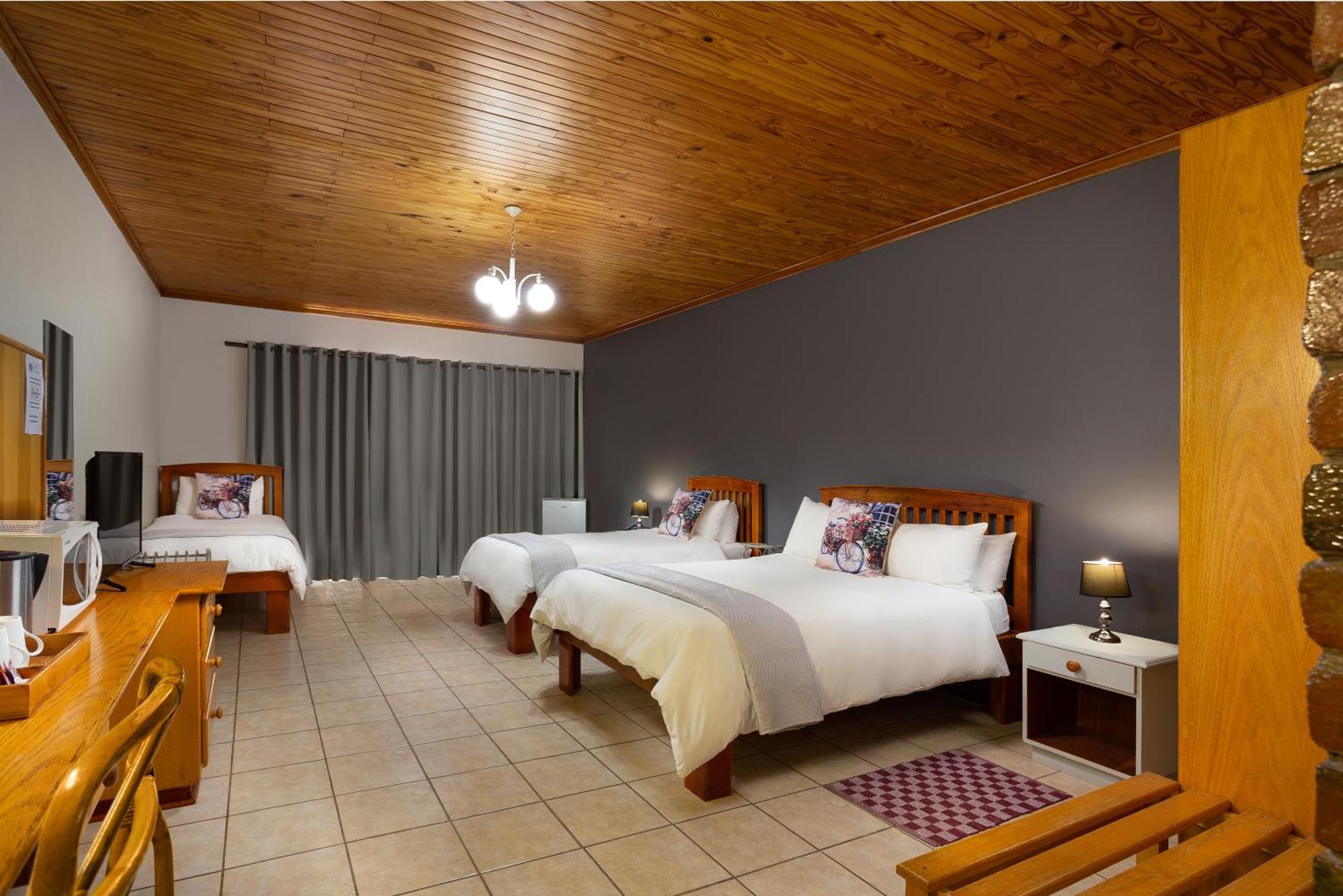 Merino Inn Hotel Колесберг Екстериор снимка